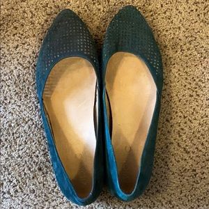 Teal/green Vionic flats